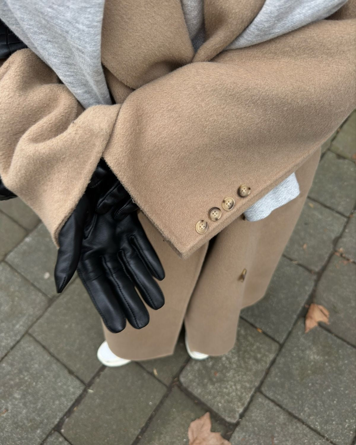 LEATHER GLOVES